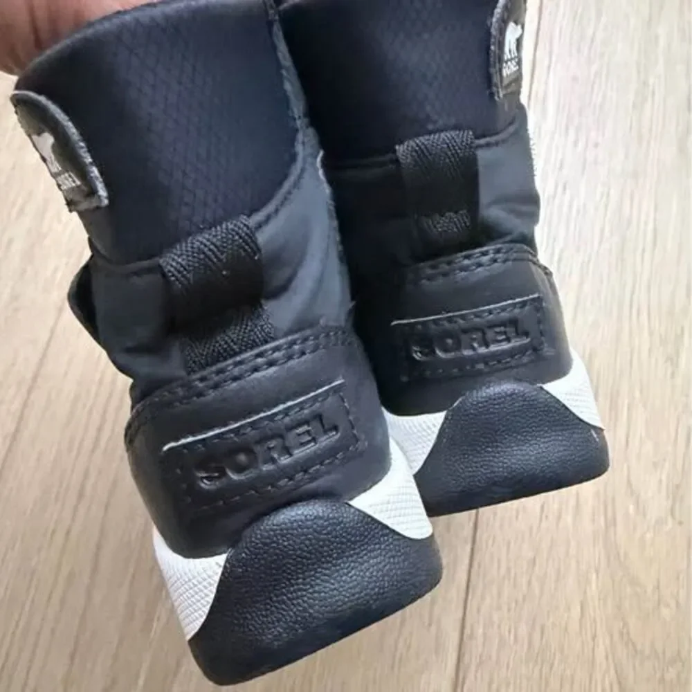 Sorel black great